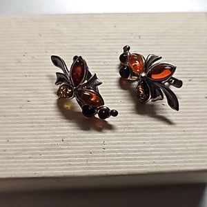 Silver earrings with amber
